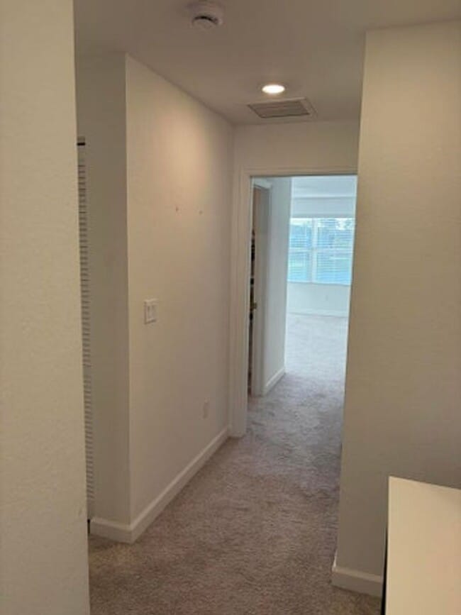 Building Photo - 4181 Lagoon Shore Dr