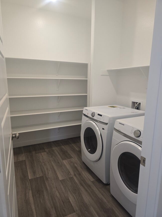 Building Photo - 2632 W Cambridge St