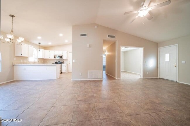 Building Photo - 8909 W Davis Rd