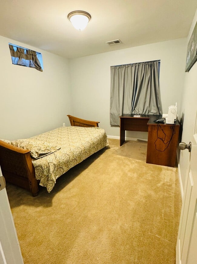 Building Photo - 9094 Dawkins Dr