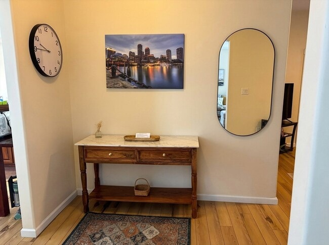 Building Photo - 407 Main St