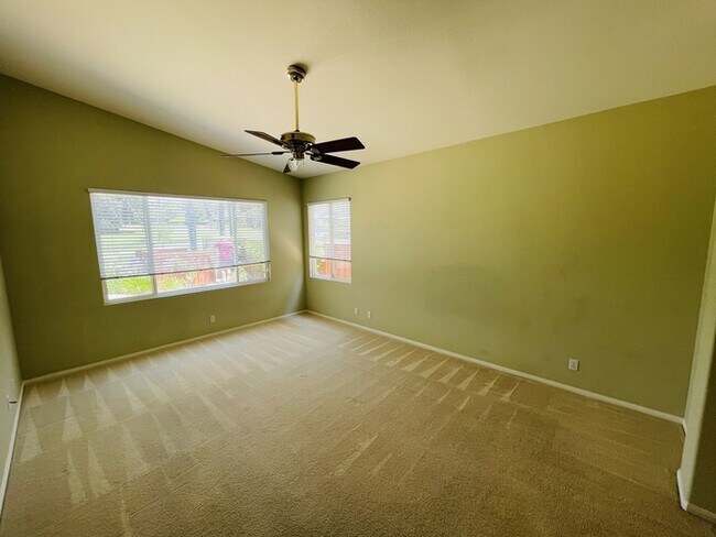 Building Photo - 30962 Crystalaire Dr
