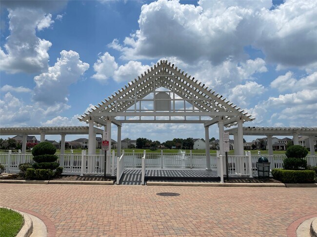 Building Photo - 20806 Settlers Lake Cir