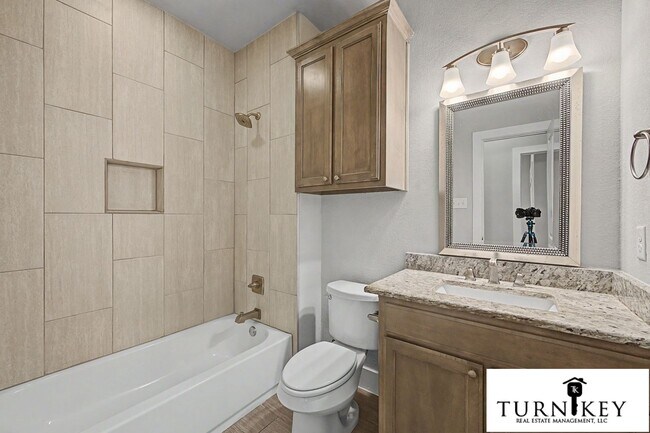 Building Photo - 8037-8039 Arbor