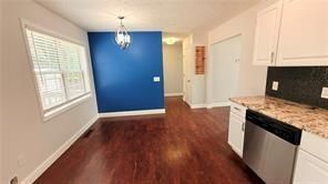 Building Photo - 446 Russell Cemetery Rd