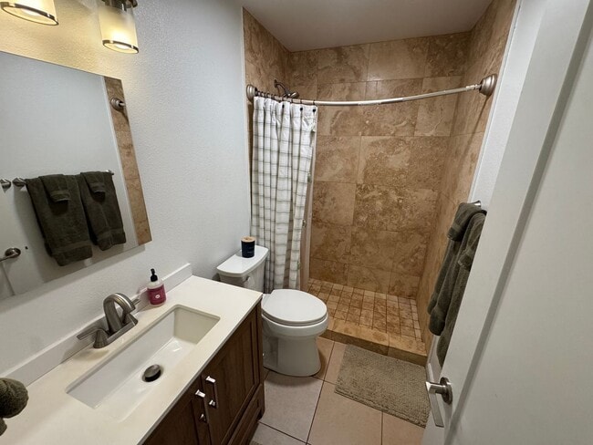 Building Photo - Kahana Ocean View Three bedroom/ Two Bath Unit