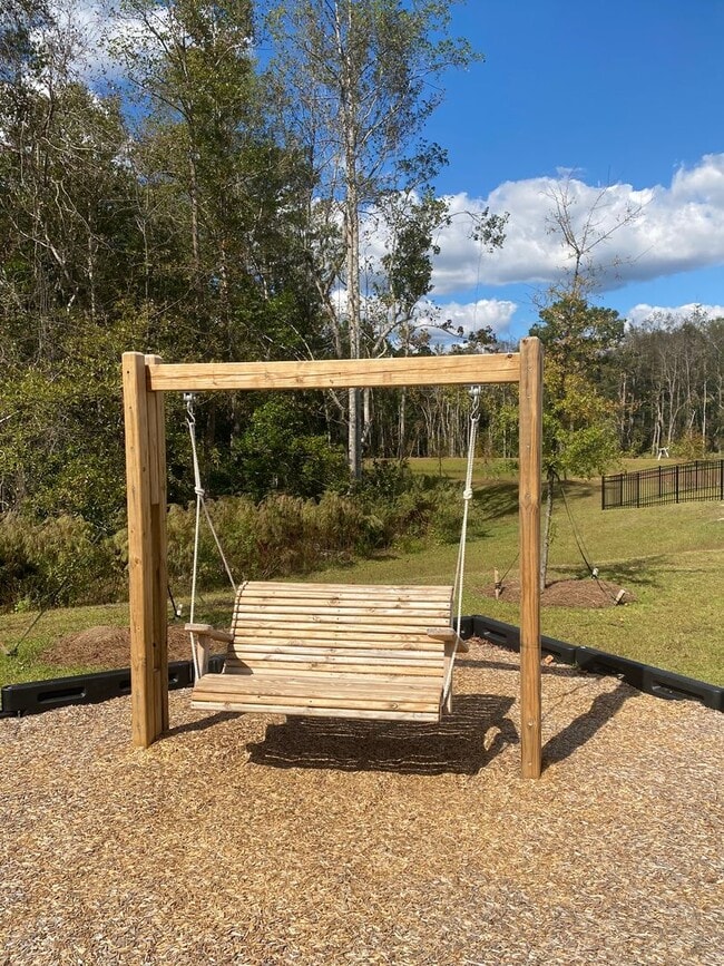 Building Photo - **$1000 off first months rent with acceptable credit and application**