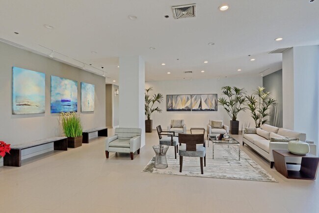 Building Photo - 5540 N Ocean Dr