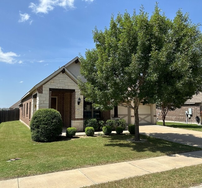Building Photo - 909 Hartman Dr