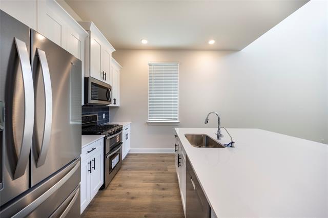 Building Photo - 1530 Lake District Dr