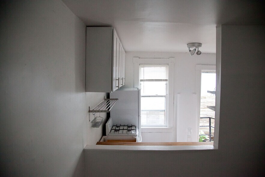 Building Photo - 5 Gren-Way Aly