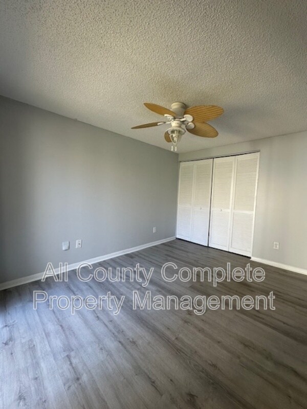 Building Photo - 6653 Periwinkle Dr