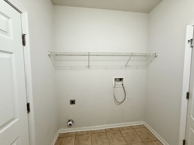 Building Photo - 3821 Branford Ct