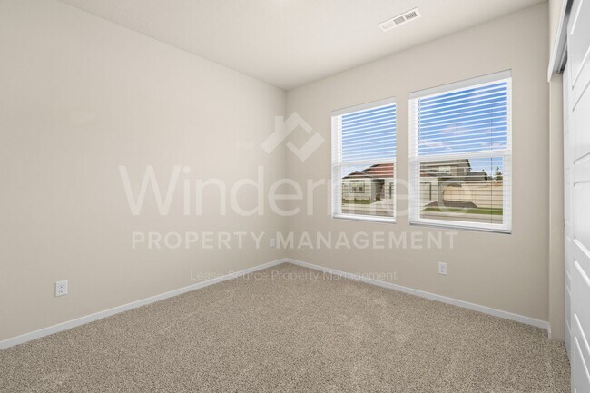 Building Photo - Welcome to this stunning 4-bedroom, 2-bathroom home located in the heart of Spokane, WA.