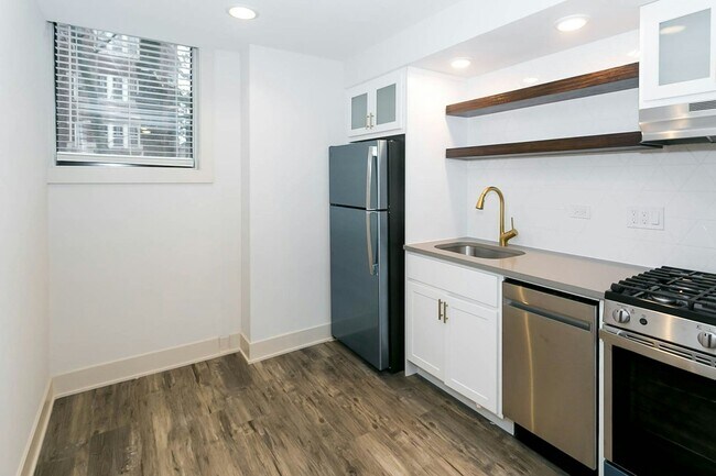 Building Photo - 6385 W Arlington Pl