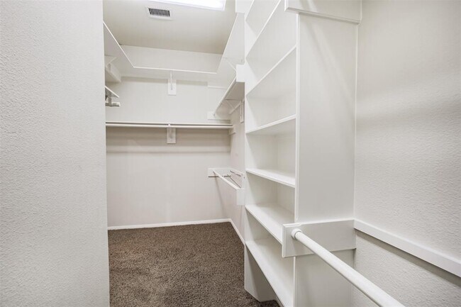 Building Photo - 15810 Cypress Hall Dr