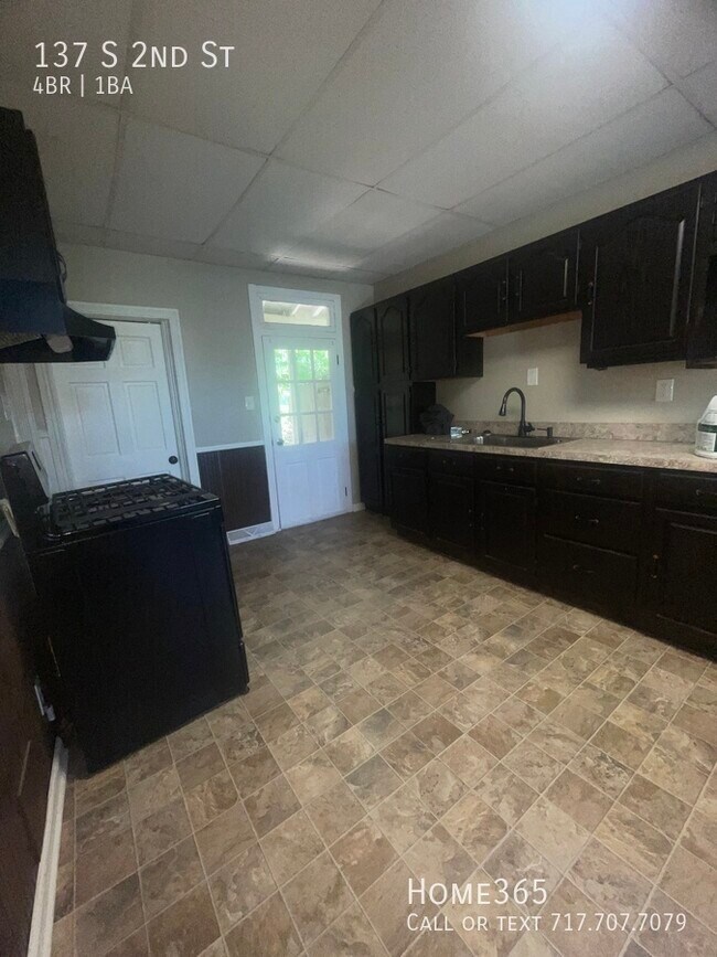 Great 4 bedroom home in Mt Wolf! 137 S Second St Mount Wolf PA 17347