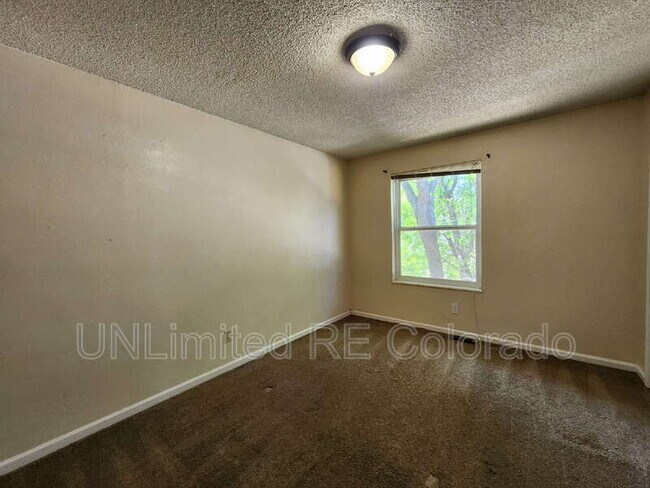 Building Photo - 10833 W Patterson Pl