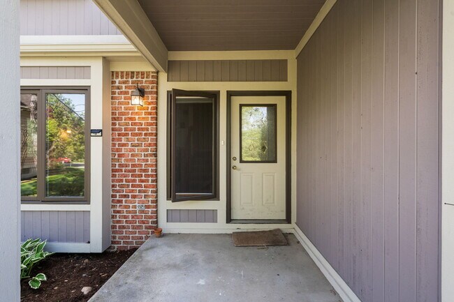 Building Photo - 254 Hunters Trail