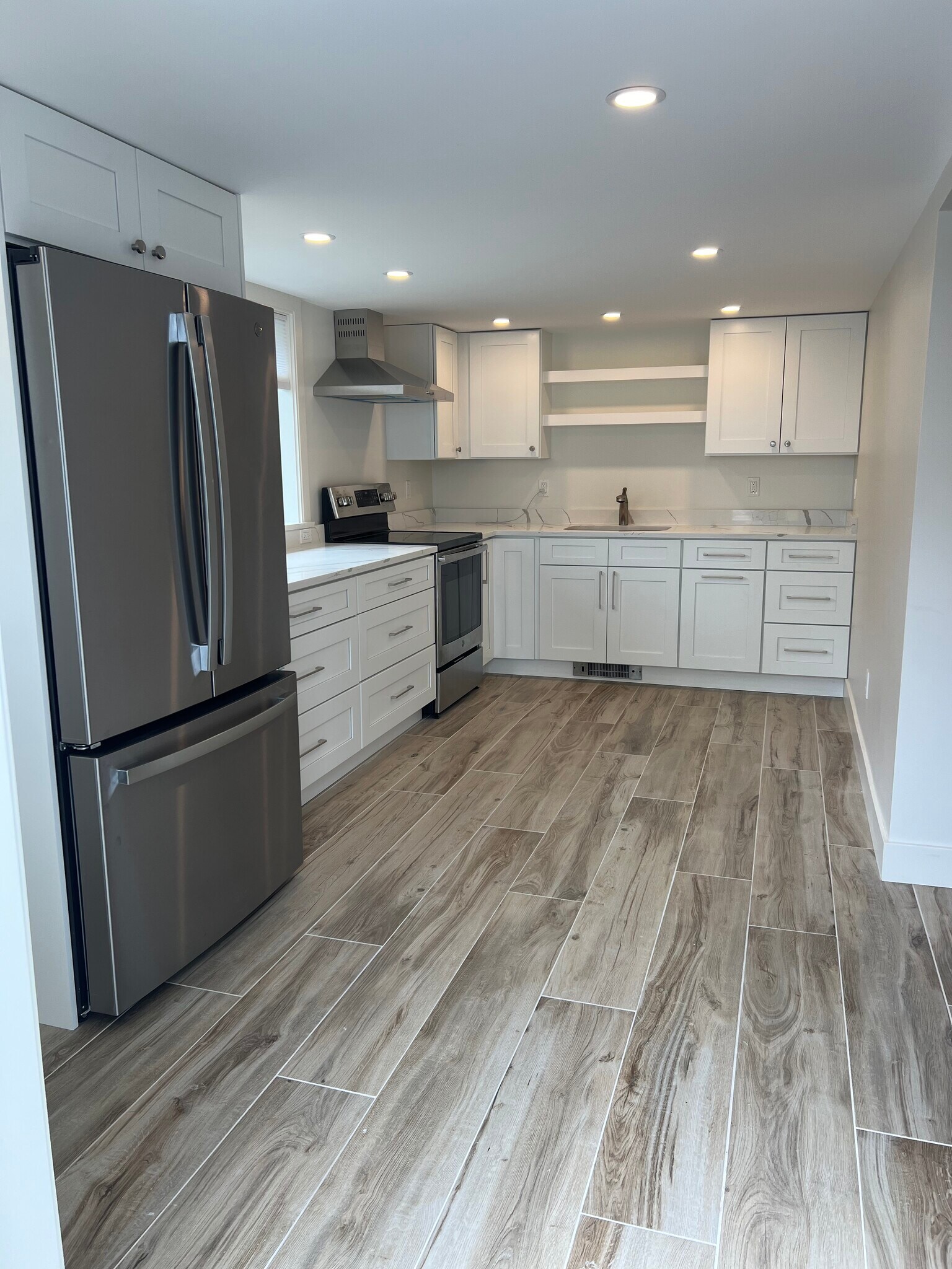 Building Photo - 1 Rose Ln