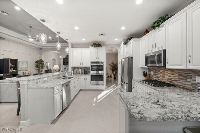 Building Photo - 8792 Largo Mar Dr