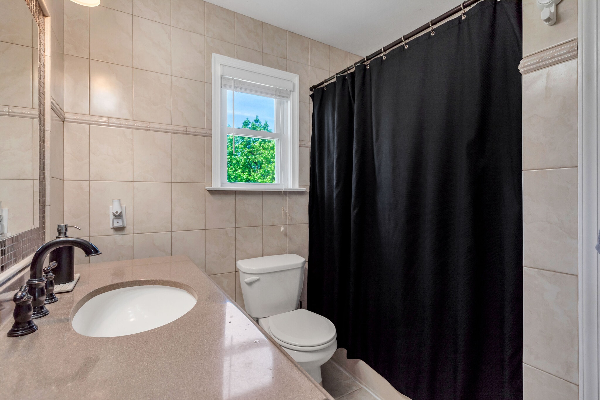 Master bathroom - 37 Curry Ln