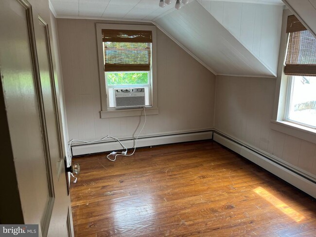 Building Photo - 5646 Merry Oaks Rd