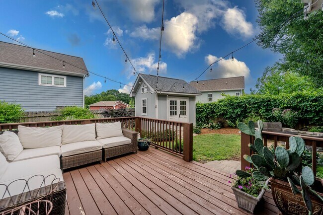 Building Photo - One-of-a-Kind 4 Bedroom, 3 Bathroom Home i...