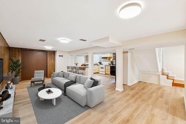 Building Photo - 5203 Nahant St