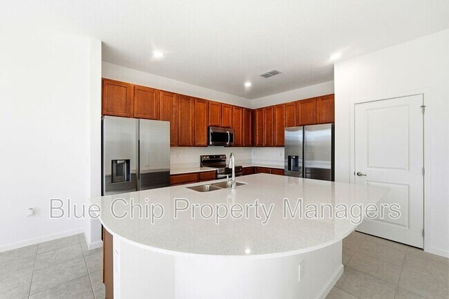 Building Photo - 211 Ballo Dr