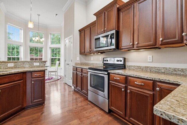 Building Photo - 9060 Abingdon Dr