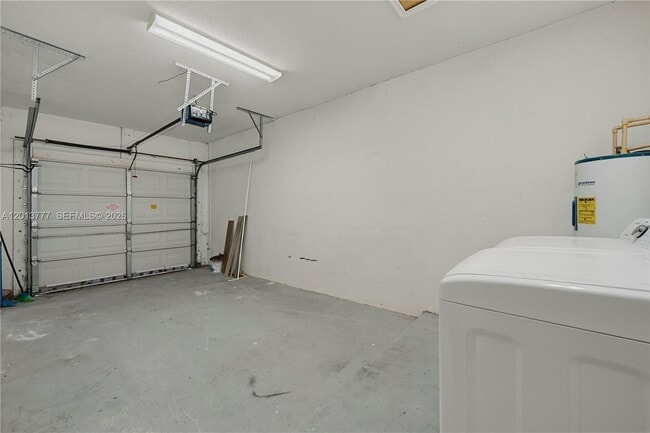 Building Photo - 3393 NE 11th Dr