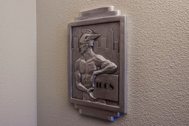 Building Photo - Absolutely stunning high rise loft at Metr...