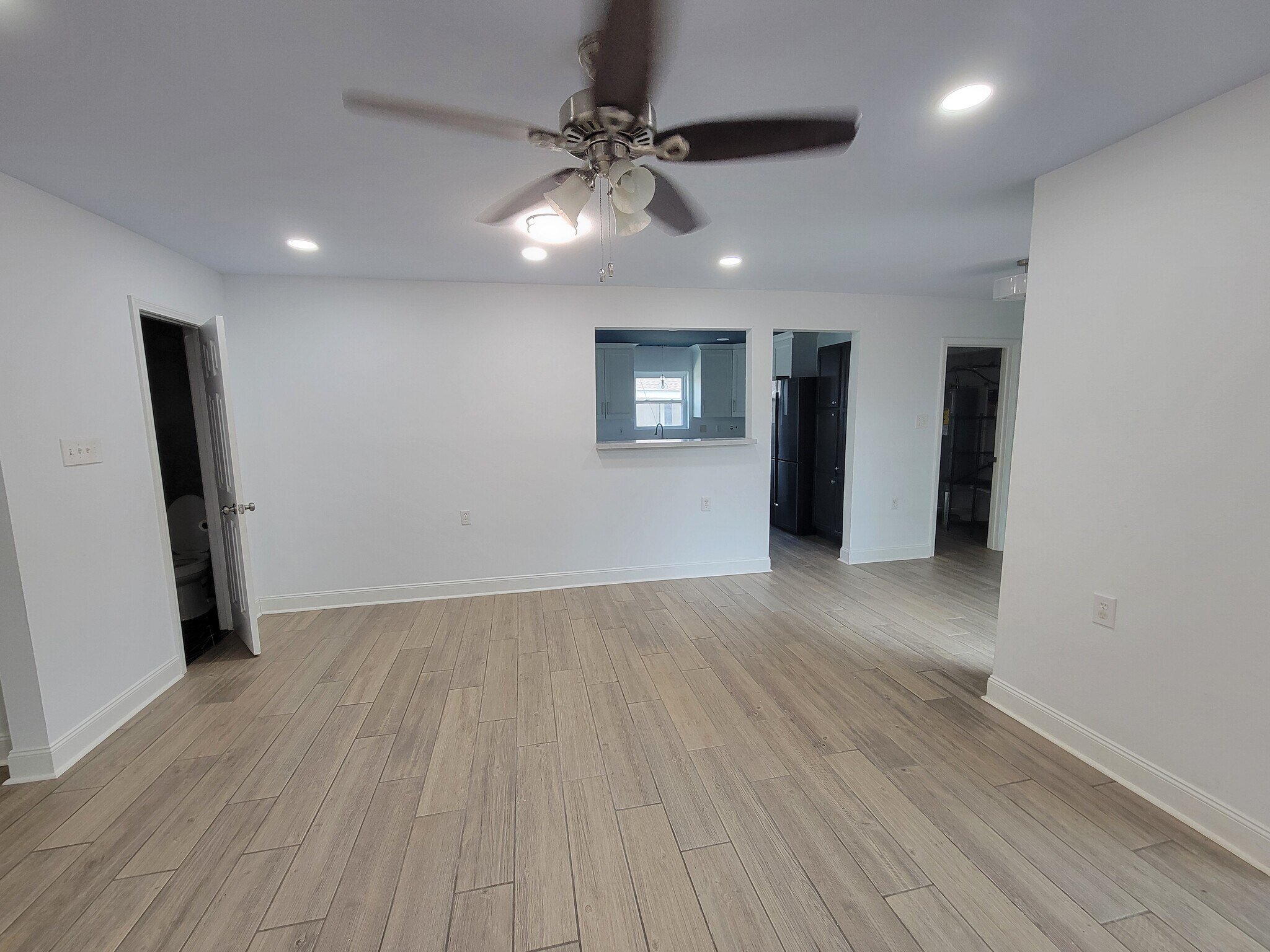 Building Photo - 2942 Palm Cir