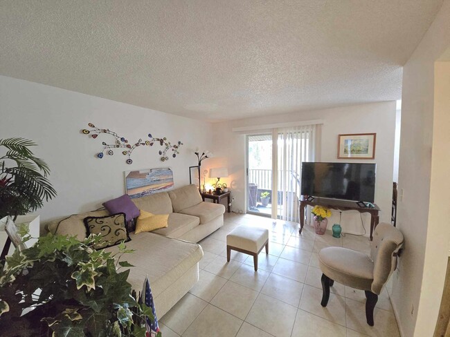 Building Photo - 419 Banana Cay Dr