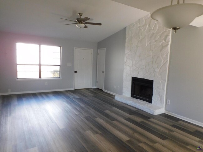 Building Photo - 204 Tallulah Trail