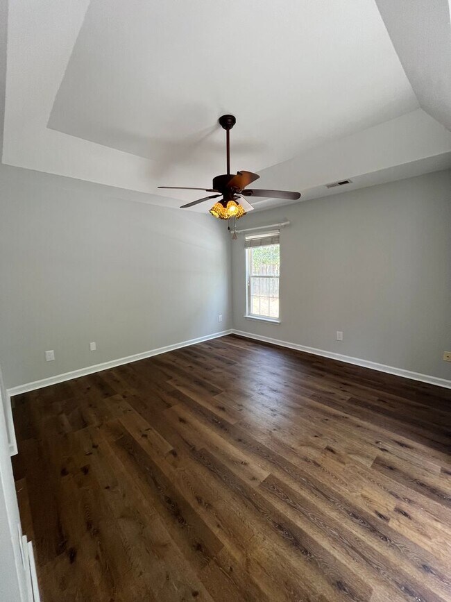 Building Photo - Discover this well-maintained 3-bedroom, 2-bath home in Wilmington, NC