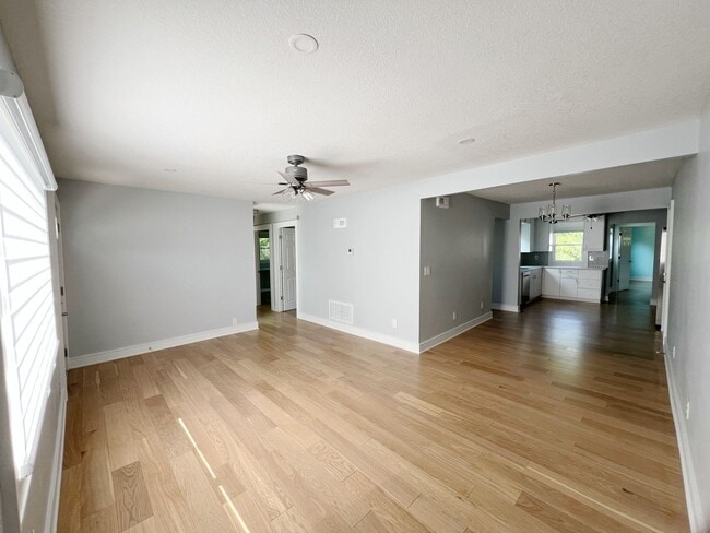 Building Photo - SEE IT NOW: Fully Renovated 4-Bedroom Ranc...