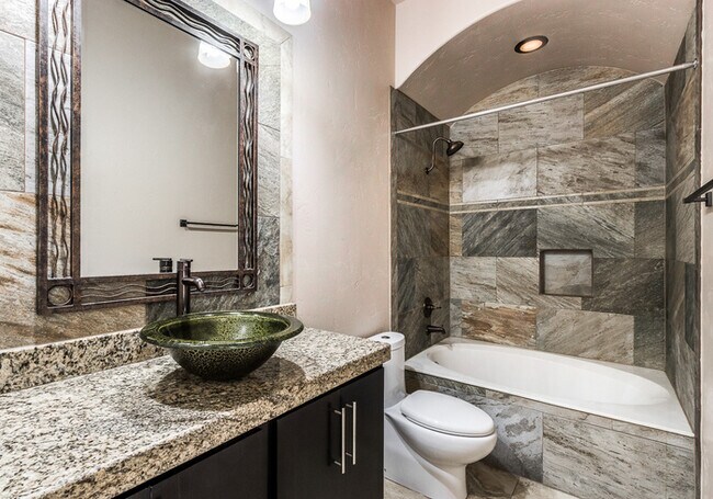 Building Photo - Gorgeous Custom Home on a corner lot in Ventanas - East El Paso!
