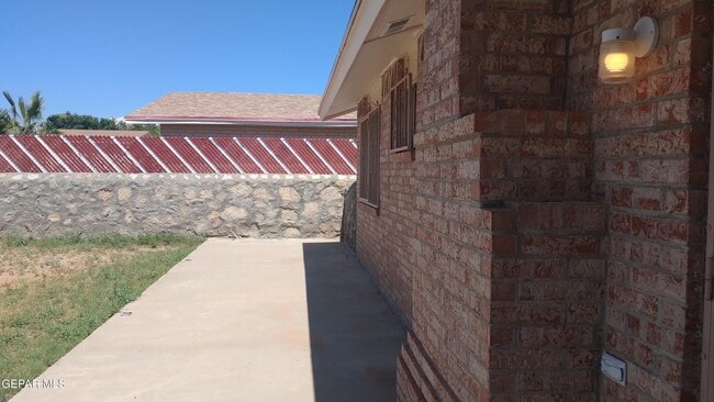 Building Photo - 5728 Dalhart Dr