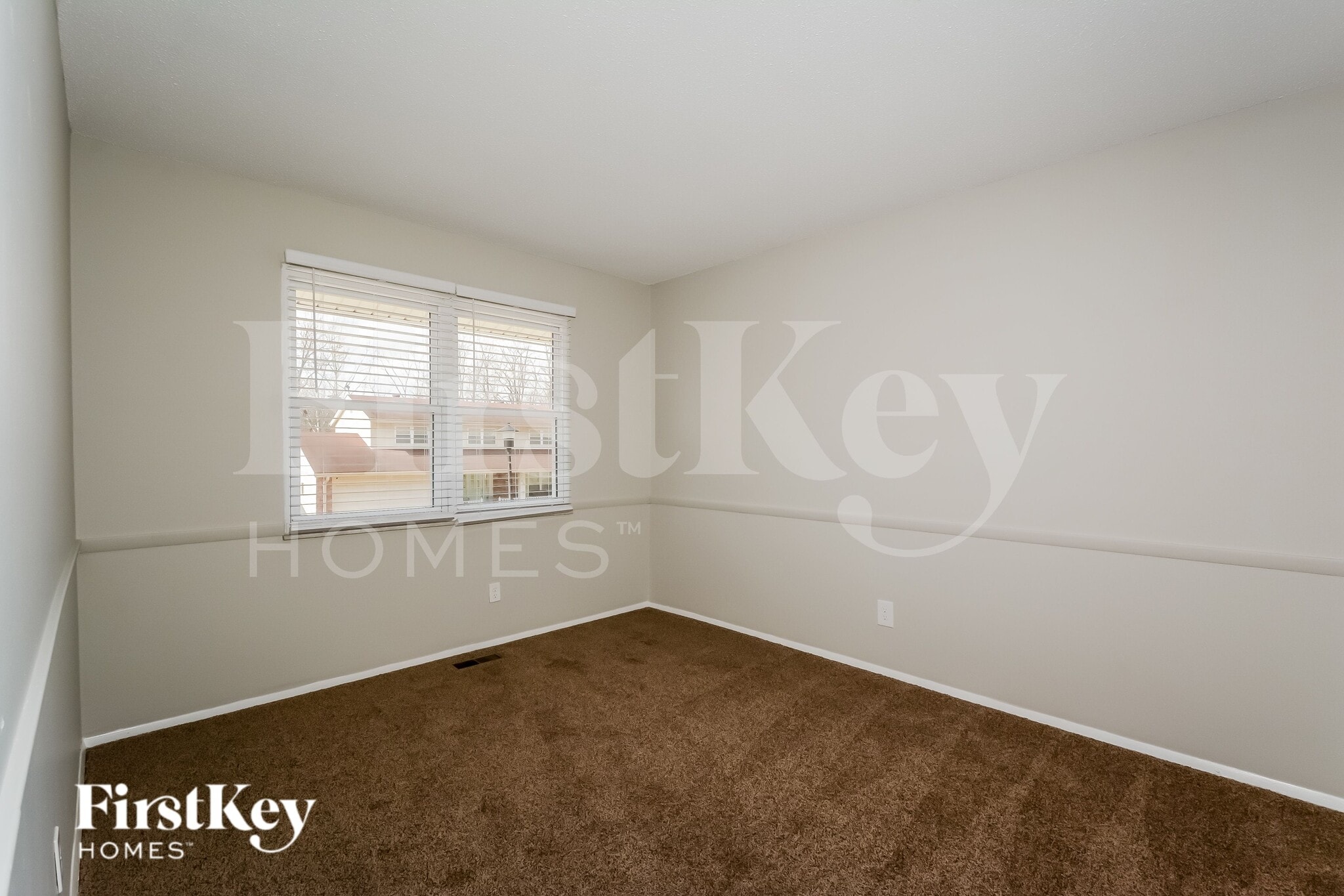 Building Photo - 578 Green Forest Dr