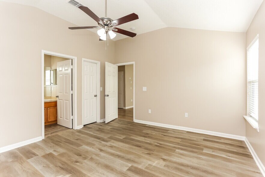 Building Photo - 2836 Cross Creek Dr