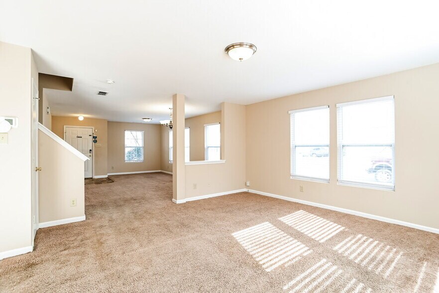 Building Photo - 14235 Hartwell Farm Dr