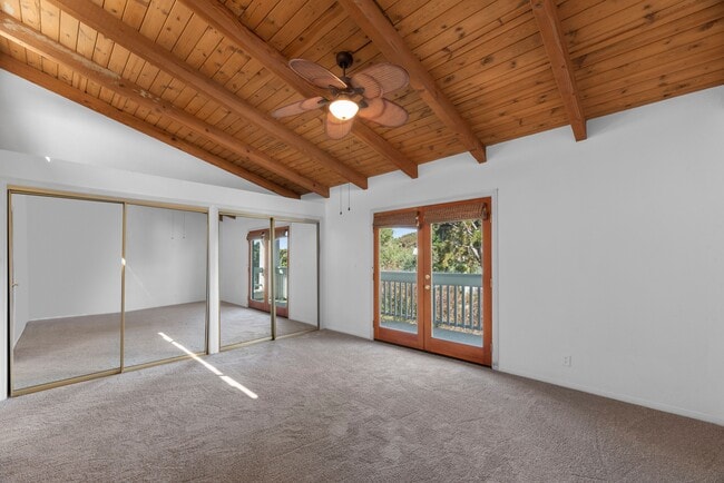 Building Photo - 516 Rosecrans Ave