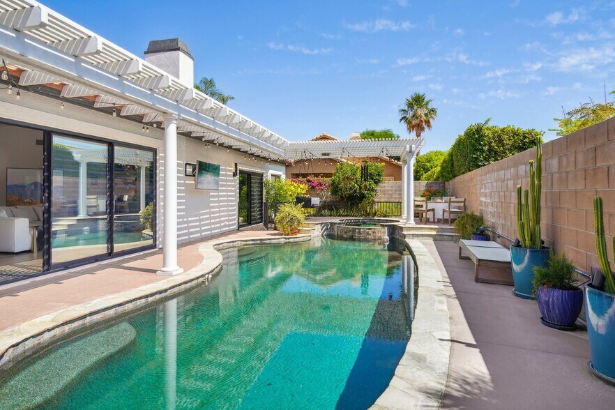 Building Photo - 45138 Shaugnessy Dr