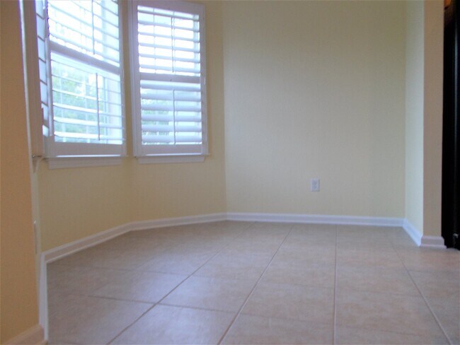 Building Photo - 195 Bayberry Cir