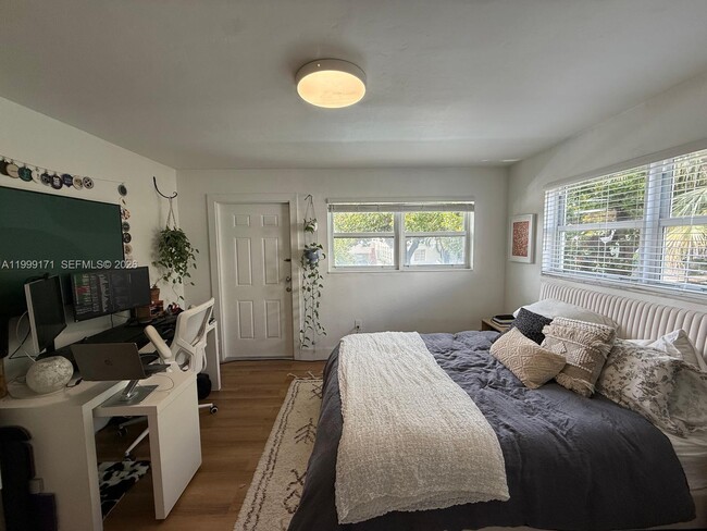 Building Photo - 801 Meridian Ave