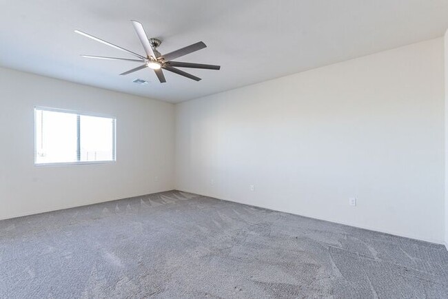 Building Photo - Discover the perfect blend of comfort and ...