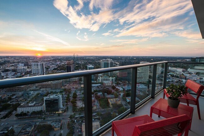 Building Photo - 501 NE 31st St