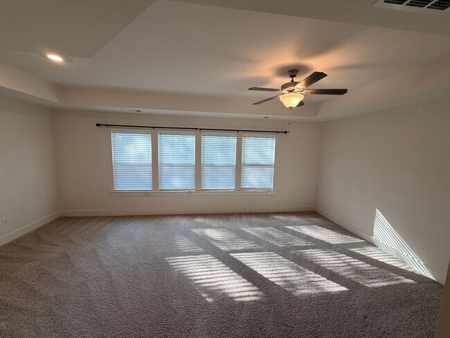 Building Photo - Unwind in Winder, with a Beautiful 3 Bed 2.5 Bath Townhome!